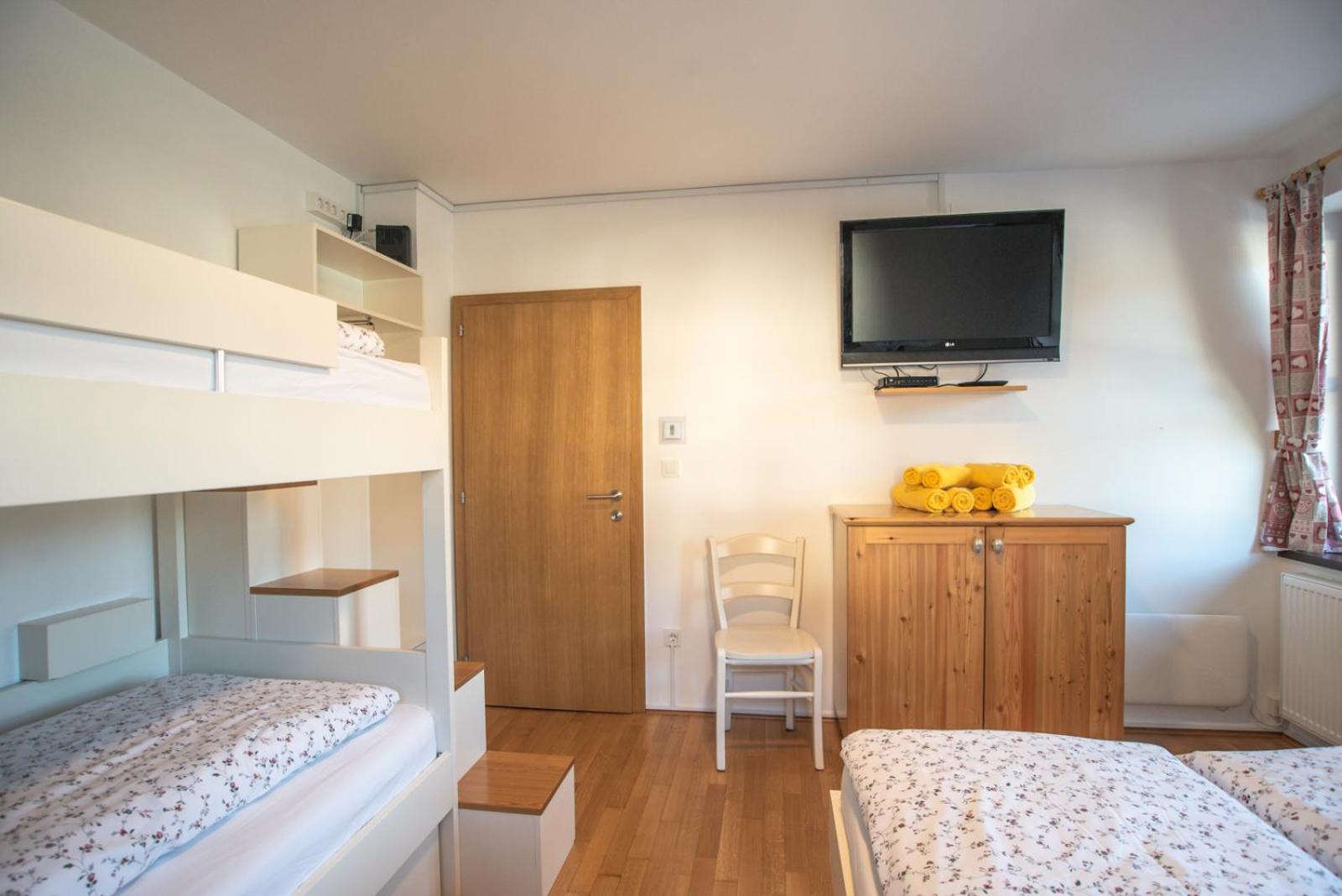 Pritlicni Apartma Hribovc Z Atrijem Kranjska Gora Zewnętrze zdjęcie