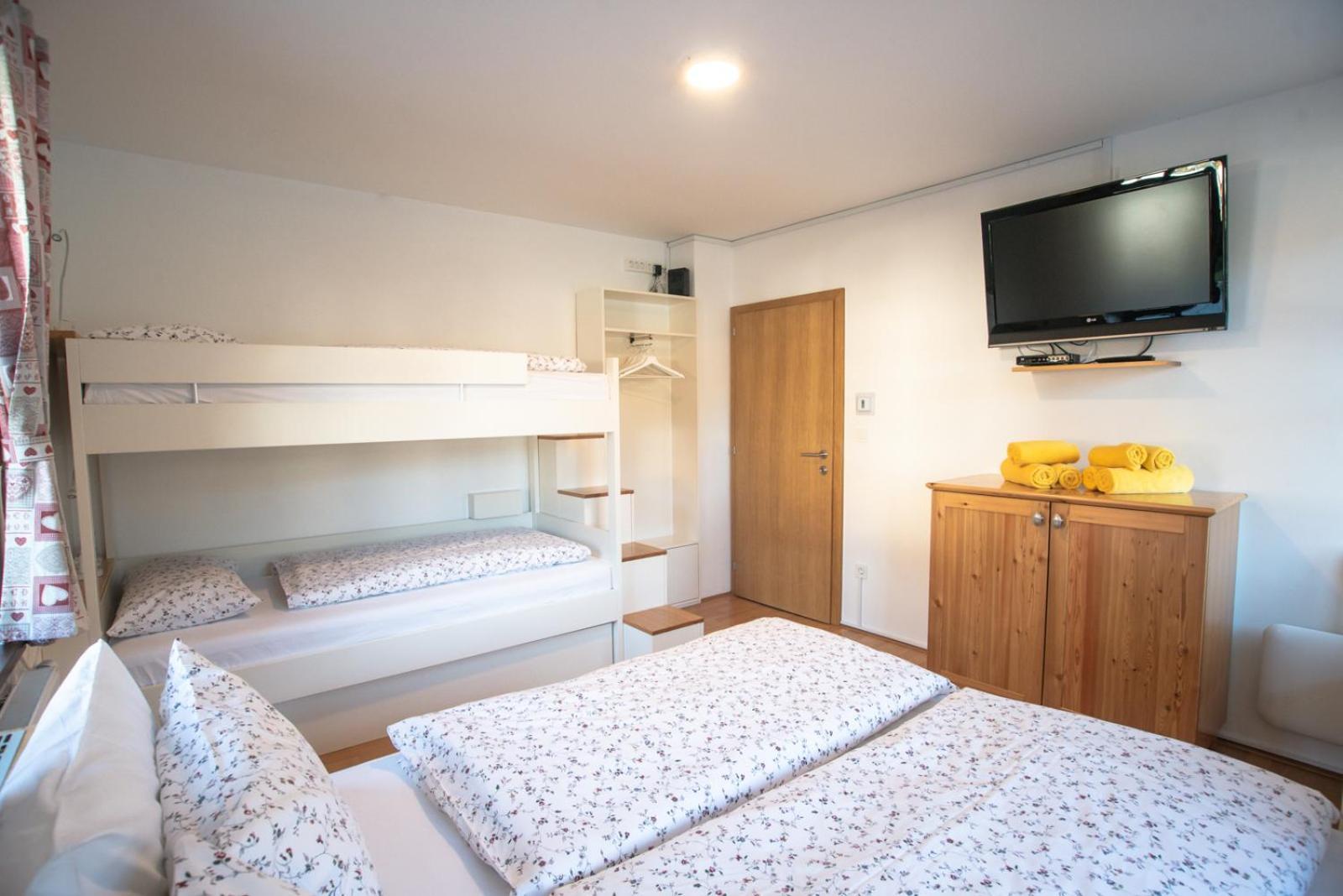 Pritlicni Apartma Hribovc Z Atrijem Kranjska Gora Zewnętrze zdjęcie